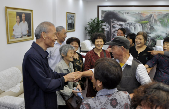 3044am永利集团电缆召开50周年老职工座谈会