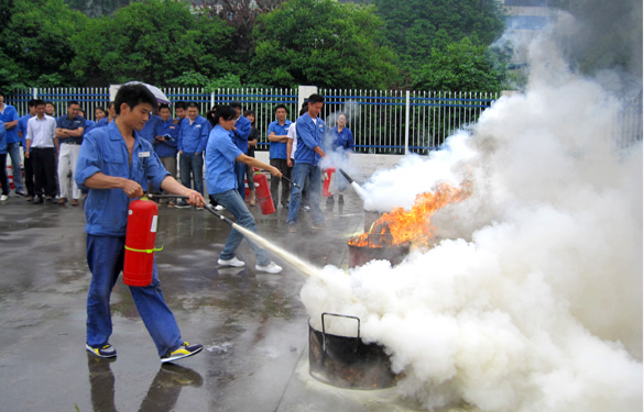 江苏3044am永利集团电缆集团举行消防知识培训与模拟演练